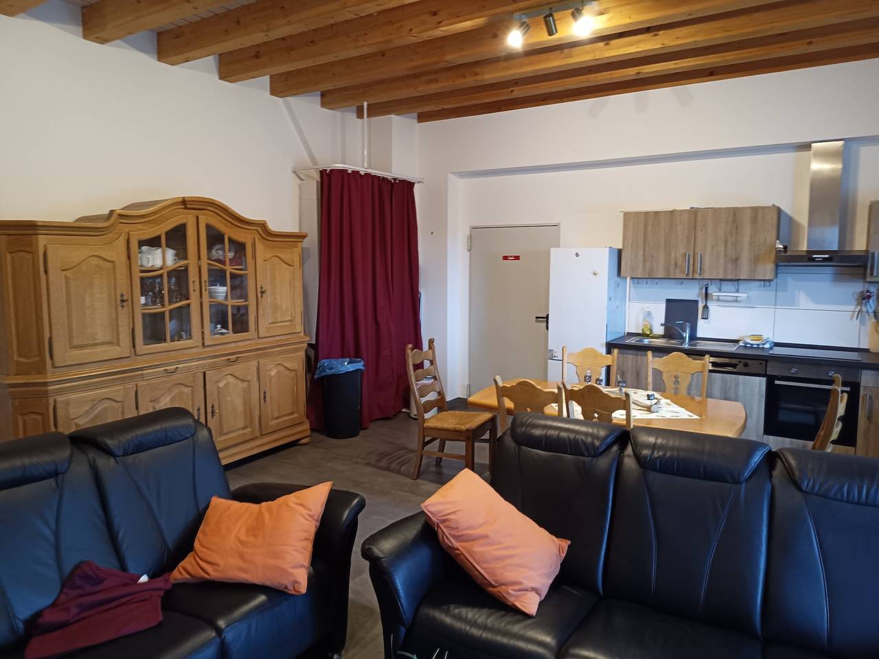 Ganze Ferienwohnung, Sonnenhof, Ferienwohnung Obergeschoss in Weilmünster, Landkreis Limburg-Weilburg