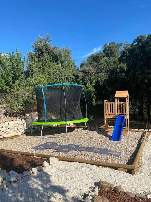 Casa de vacaciones para 10 personas, con balcón y jacuzzi además de jardín y piscina en Lisboa y alrededores - 4