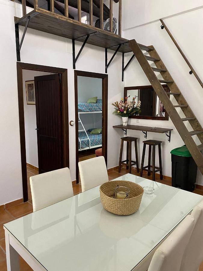 Location de vacances pour 8 personnes, avec piscine et vue ainsi que terrasse et jardin à El Rocío - 3