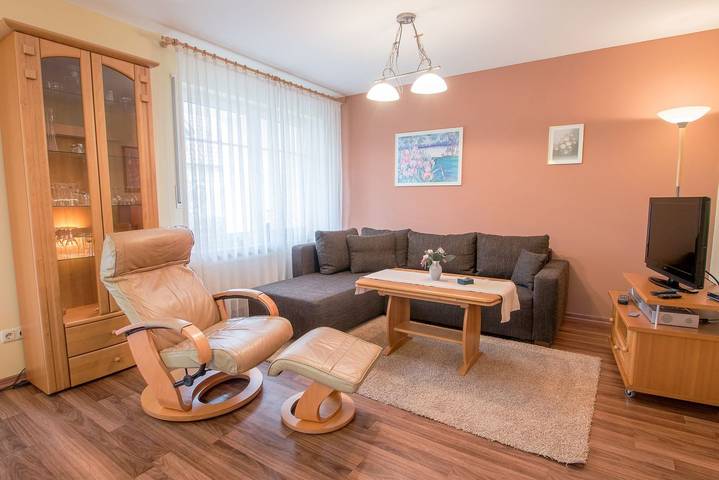 Ferienwohnung für 3 Personen, mit Terrasse und Garten in Zingst