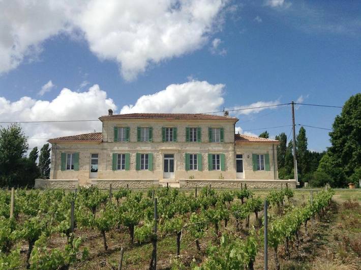 Location de vacances pour 5 personnes, avec Terrasse et Jardin ainsi que Piscine et Vue à Saint-Androny