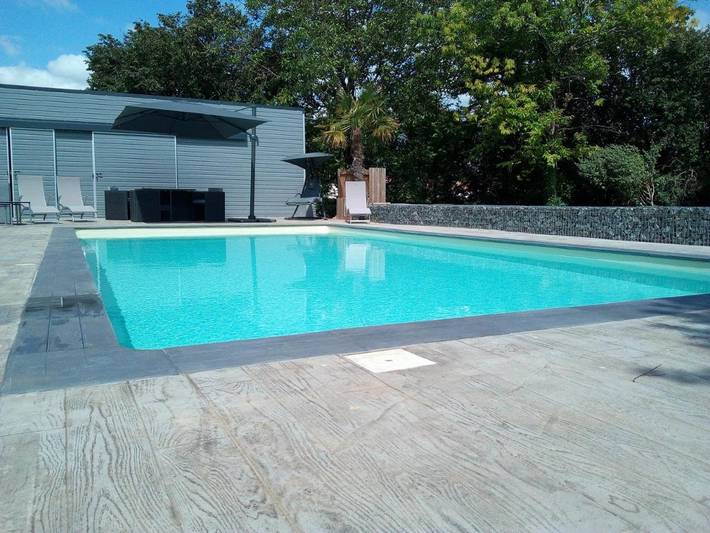 Gîte pour 2 personnes, avec piscine et jardin, animaux acceptés dans Aigondigné - 3