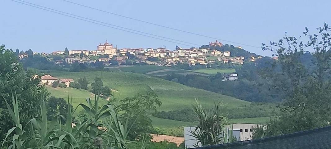 Maison de campagne pour 6 personnes, avec balcon et vue ainsi que jardin et piscine à Narzole - 3