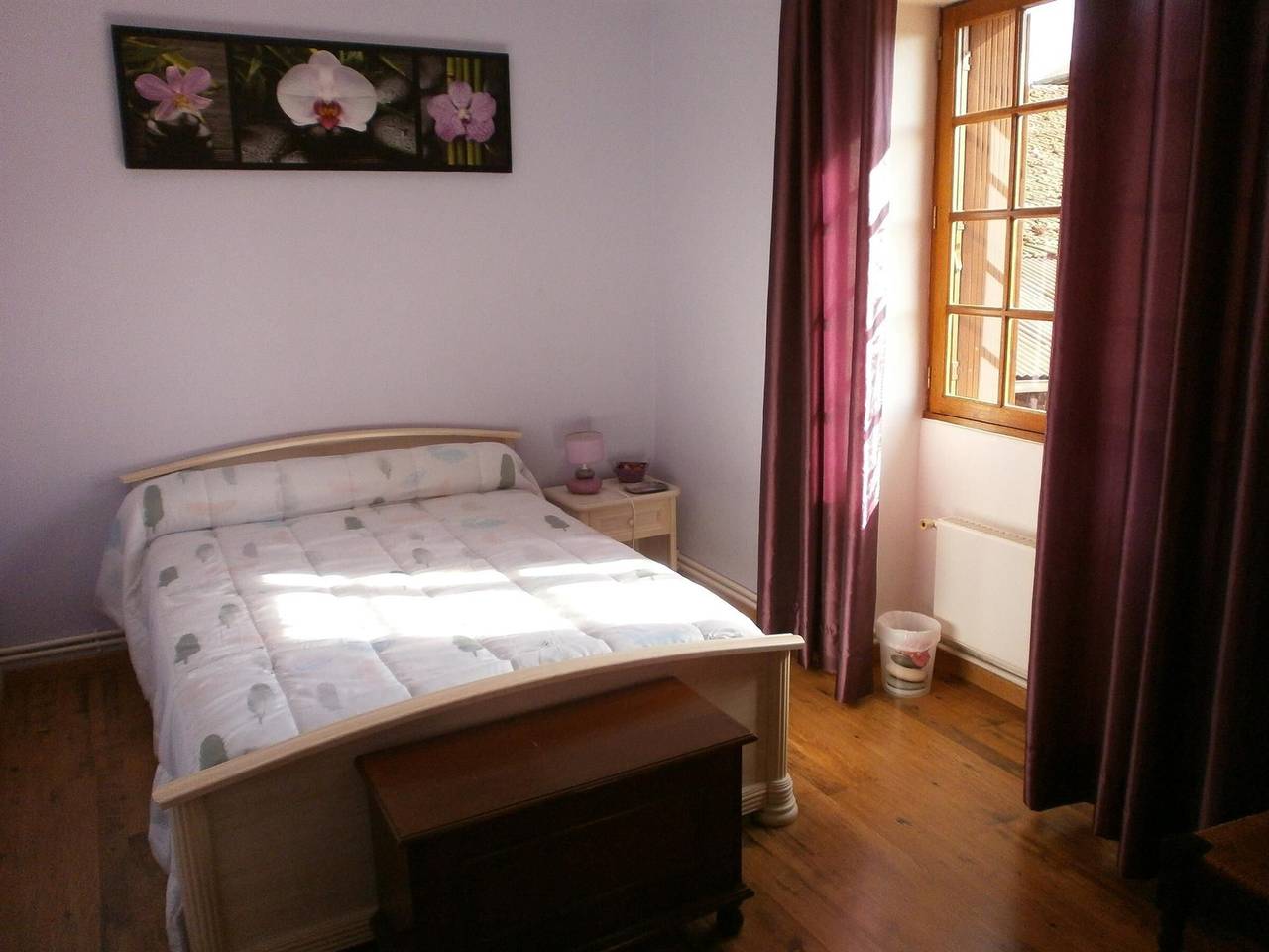 Renoviertes Dorfhaus, 5 Schlafzimmer, geschlossener Hof in Moulins-en-Tonnerrois, Region Avallon
