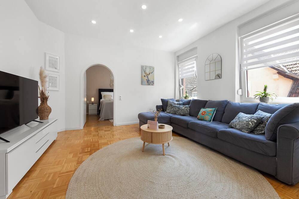 Ganze Wohnung, Stay-Cozy! City-Apartment mit Boxspringbett in der Fußgängerzone inkl Parkplatz in Aschaffenburg, Mainviereck