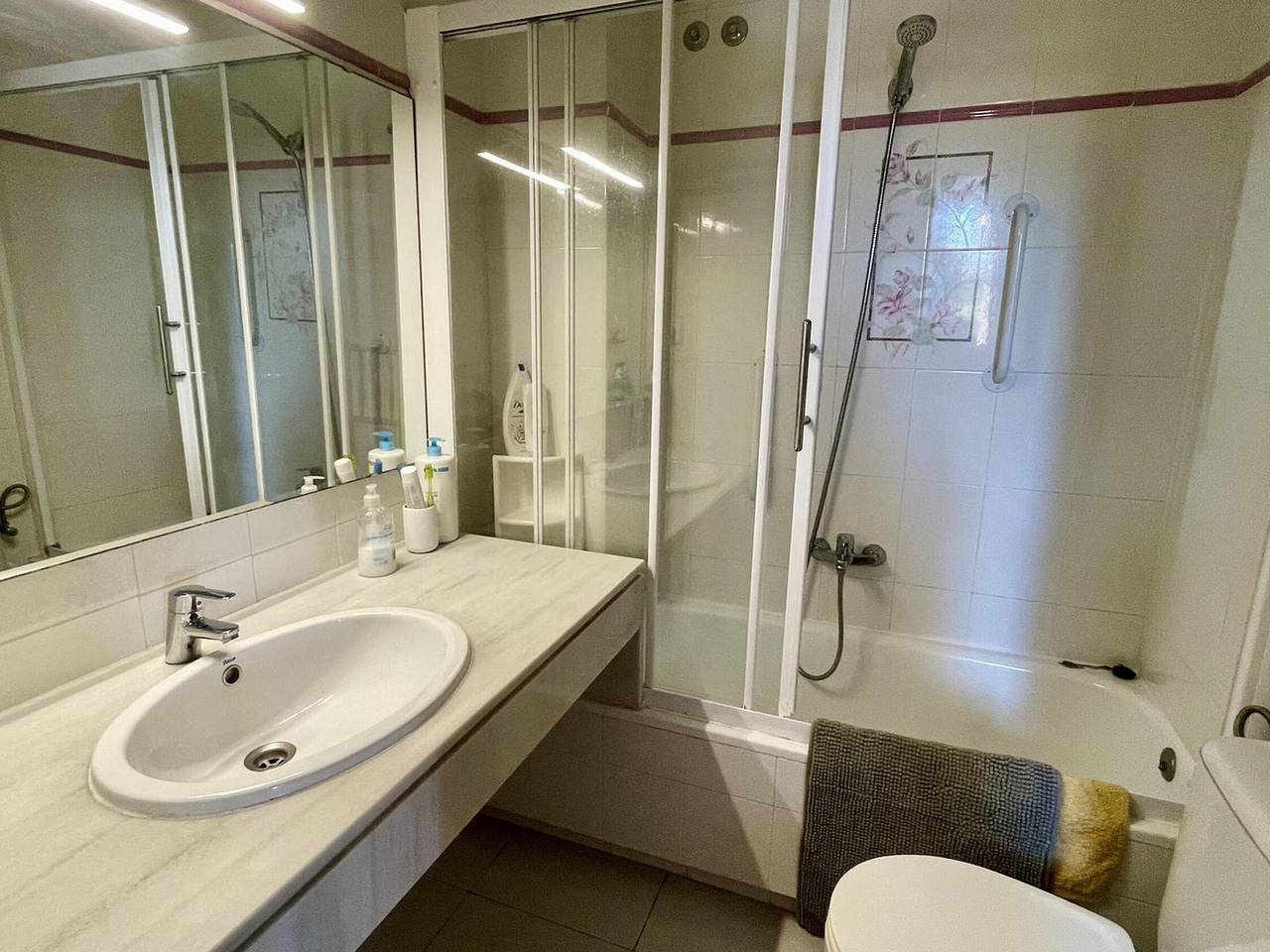 Chalet Frente al Mar en Miami Platja in Miami Playa, Costa Dorada