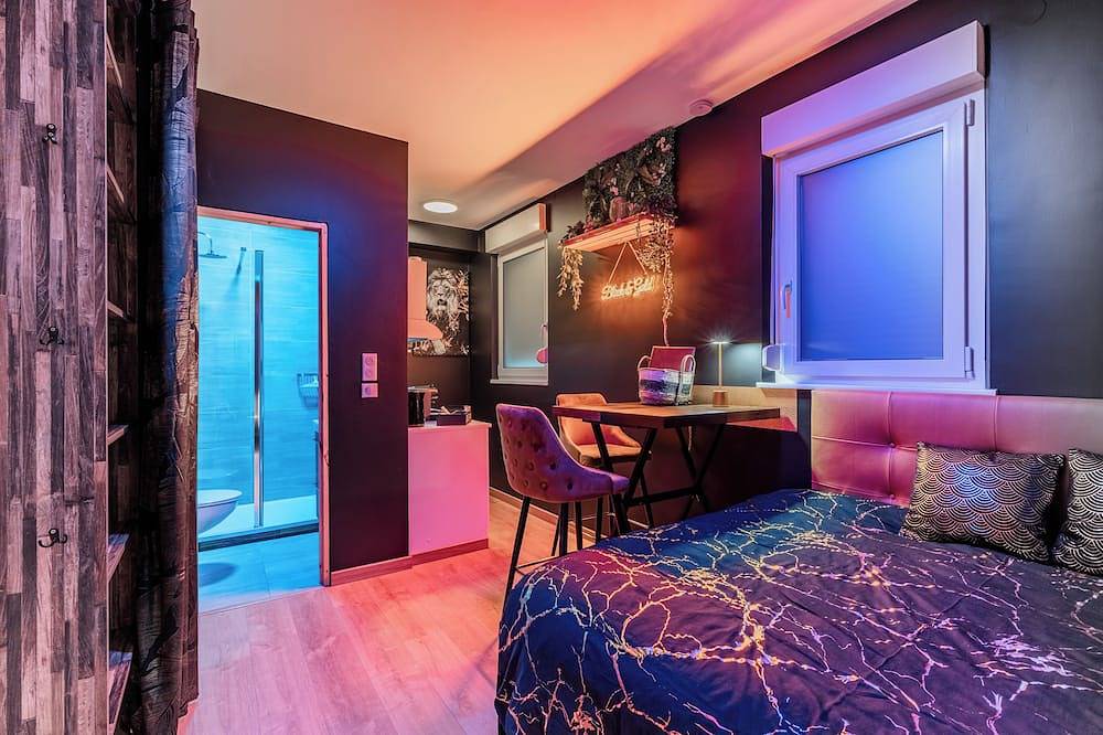 Appartement entier, Studio Black & Gold | Séjour Business & Romantique | Netflix, Cuisine & Gare 🖤 in Drusenheim, Nord de l'Alsace