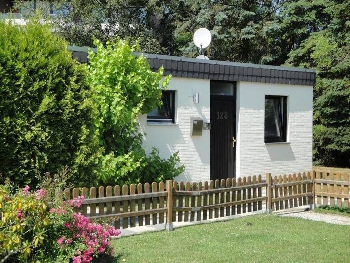 Bungalow für 4 Personen, mit Garten, mit Haustier in Butjadingen - 2