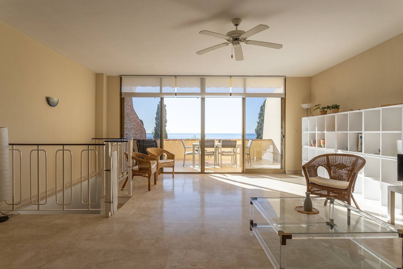 Apartamento entero, Apartamento "Los Girasoles" con vistas al mar, Wi-Fi y terraza in La Herradura, Almuñecar