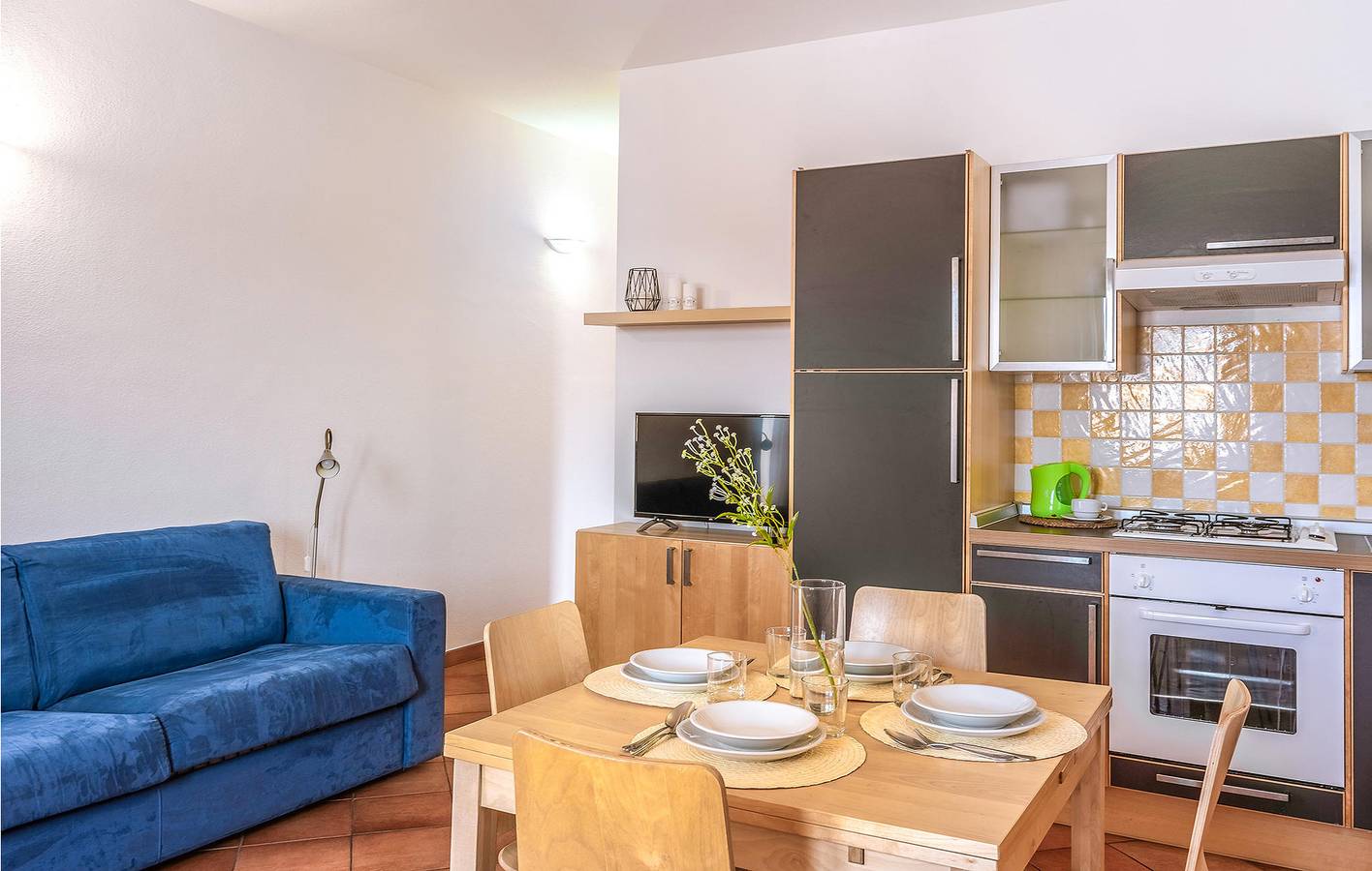 Appartement de vacances entier, Oasis au bord de la piscine avec climatisation et Internet - 2,5 km de la plage de Rena di ponente in Santa Teresa di Gallura, Santa Teresa Gallura