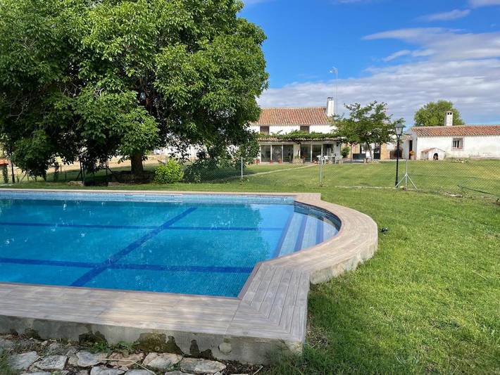 Casa rural para 16 personas, con Terraza y Jardín además de Piscina y Vistas al lago en Provincia de Albacete