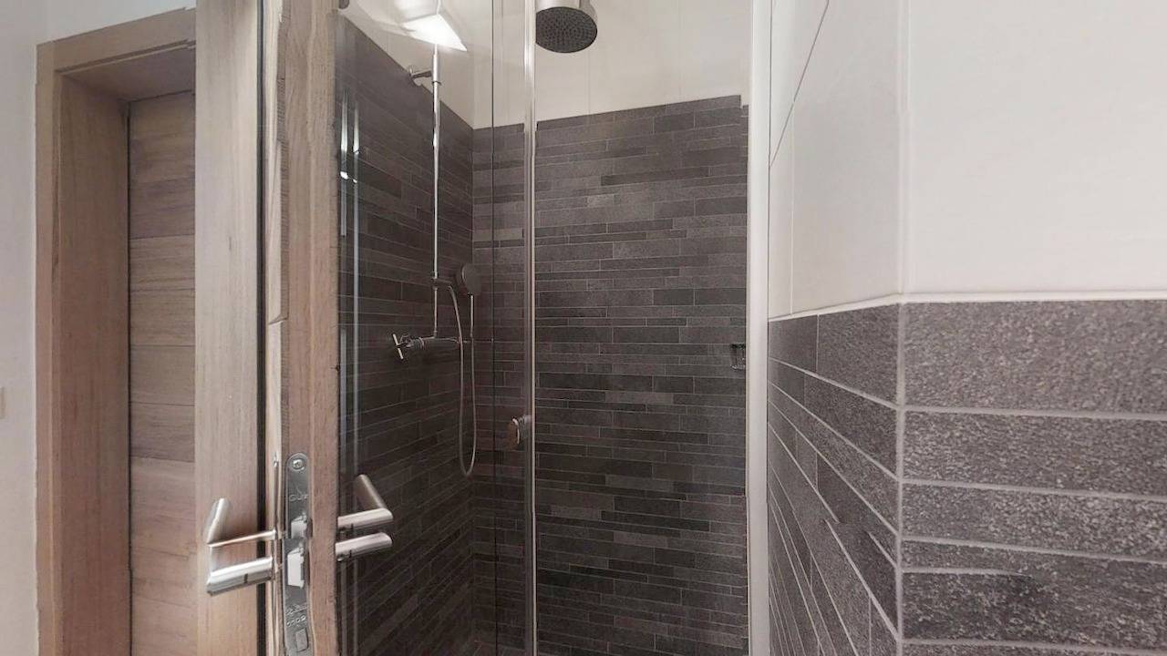 Appartement entier, Appartement de vacances pour 6 personnes avec balcon in Furtschellas, Segl