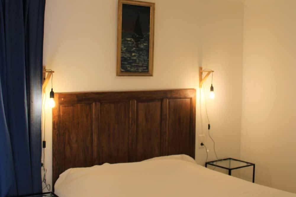 Le Hameau Montplaisir, its 4 houses, 36 beds and 2 large swimming pools! in Béziers, Côte d'Améthyste