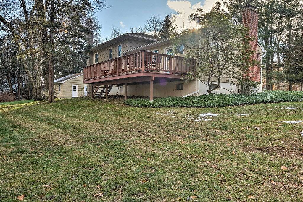 Family-Friendly Woodbury Home with Yard + Deck! in Litchfield County