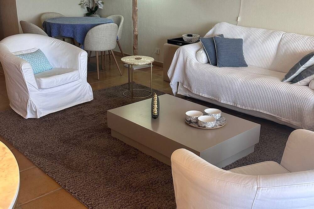 Apartamento entero, 62 M2 Apartment And Terrace With Exceptional Sea View - Private Pool in Mandelieu-la-Napoule, Region de Cannes