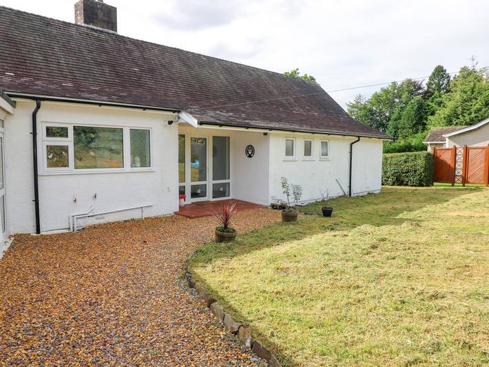 Gîte pour 8 personnes, avec jardin