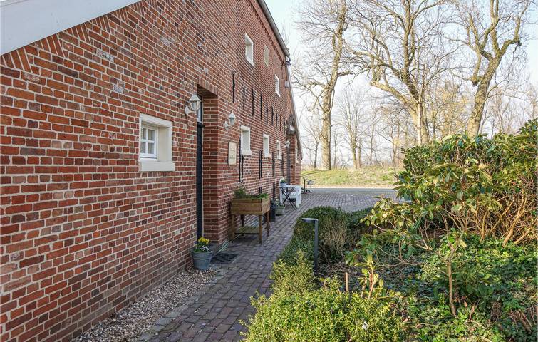 Ganze Ferienwohnung, Riverside Retreat mit Parkplatz und Terrasse in Detern, Landkreis Leer
