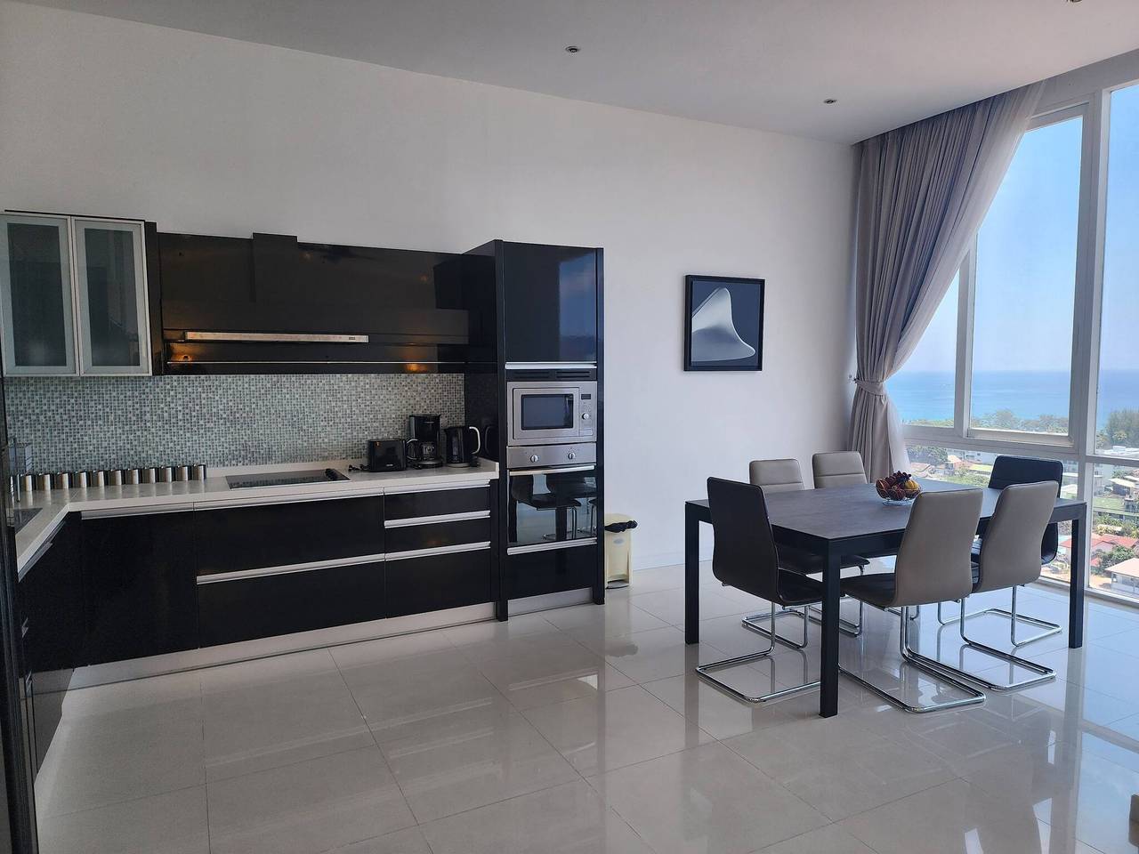 Entire apartment, A2-stunning Seaview 4brs3baths Duplex karon City in Ban Karon, Karon