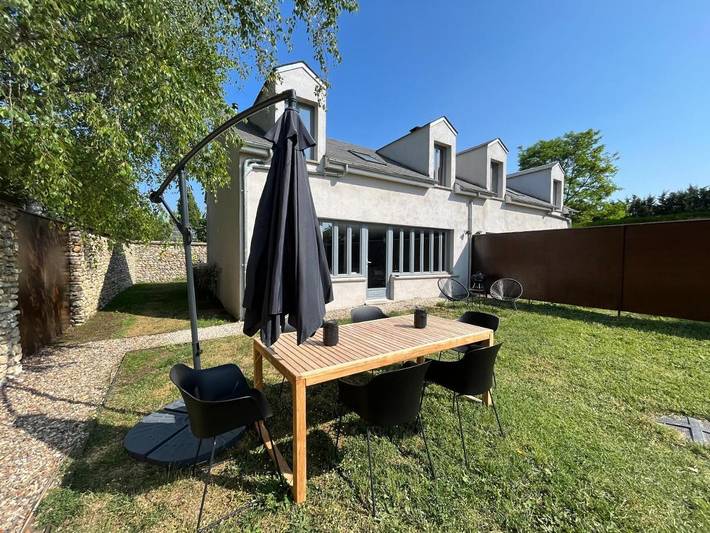 Location de vacances pour 5 personnes, avec Terrasse ainsi que Jardin et Vue à Pressagny-l'Orgueilleux