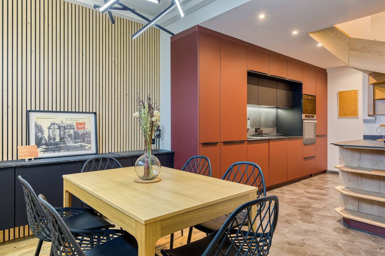 Appartement entier, Rose écrin de charme avec parking terrasse privée et jardin partagé in Grand-Couronne, Région de Rouen