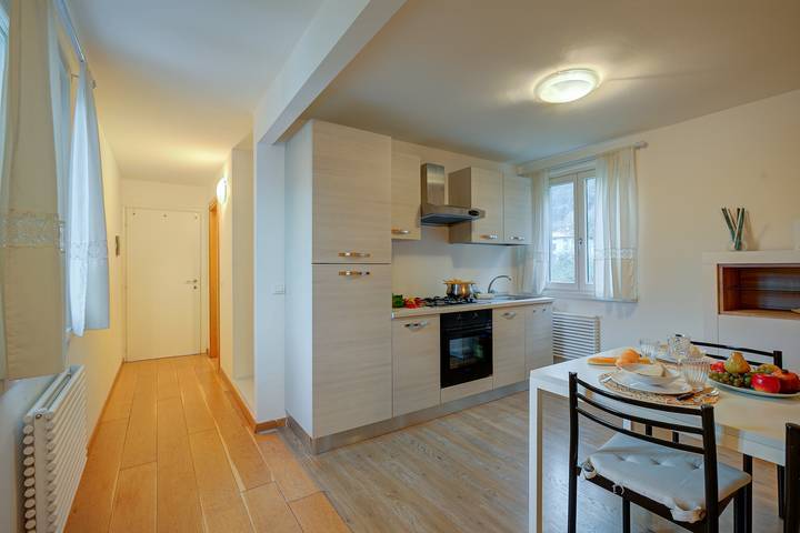 Ferienwohnung für 4 Personen, mit Kinderpool und Seeblick in Arco - 3