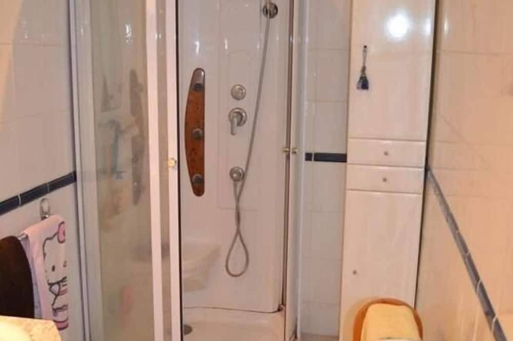 Apartamento entero, Entre Mónaco y St Jean Cap Ferrat, Eze bord de Mer, a 200 m de la playa. in Èze, Nizza Region