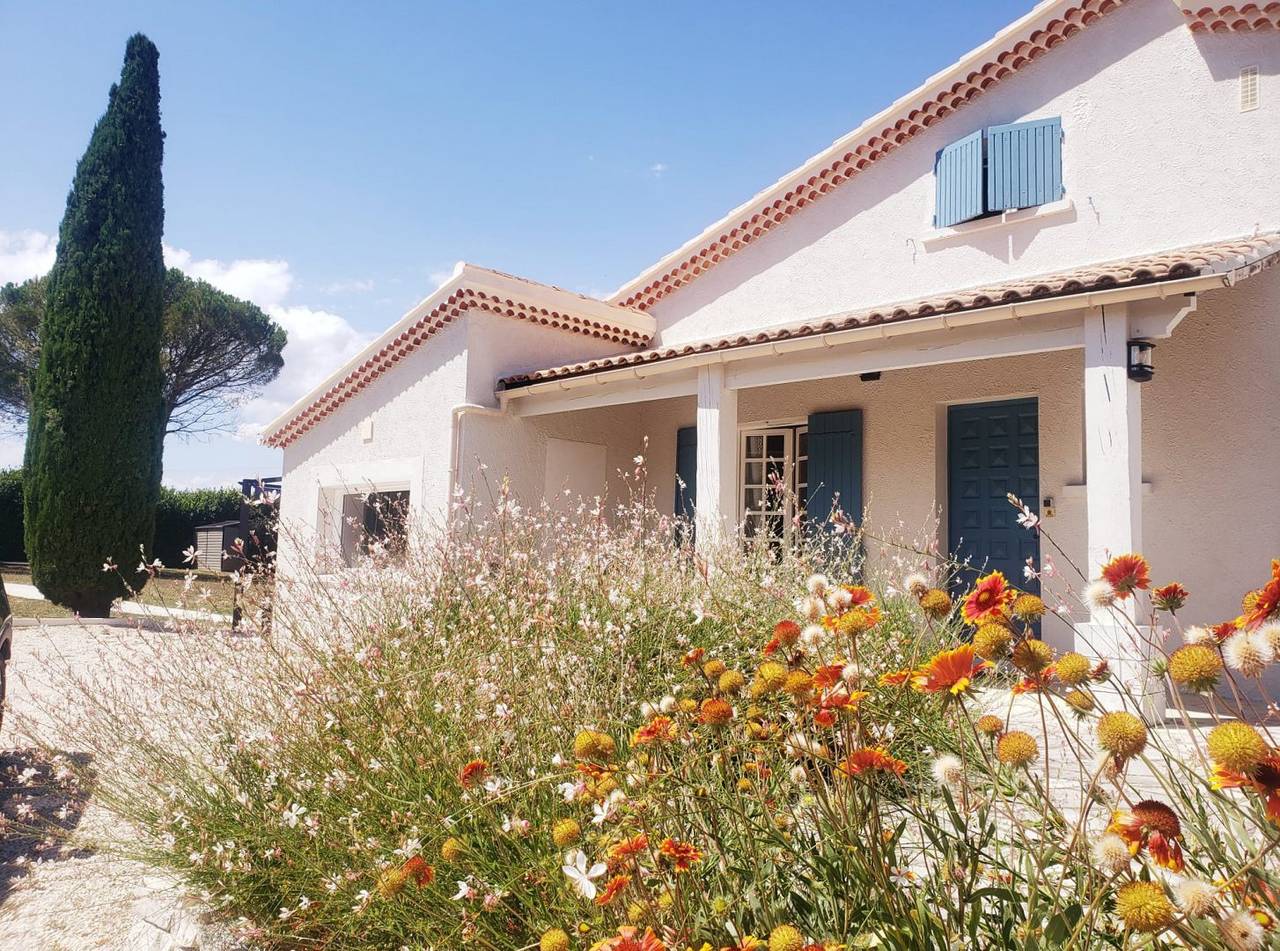 La Villa Maya, tout confort et piscine in Sauzet, Région de nyons