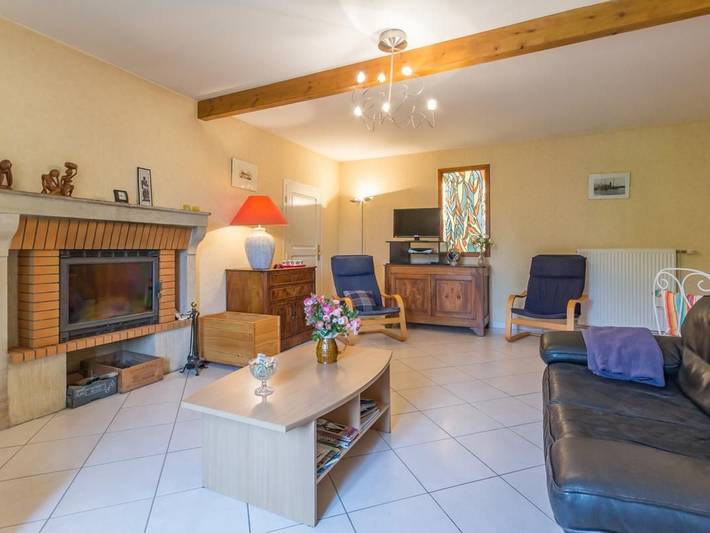 Charmantes renoviertes Haus mit Kamin, nahe Dijon und Auxonne, WLAN und sicherer Parkplatz in Champdôtre, Dijon und Umgebung