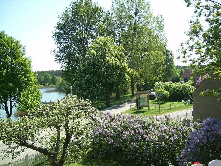 Ferienhaus für 2 Personen, mit Balkon und Garten sowie Seeblick in Neustrelitz