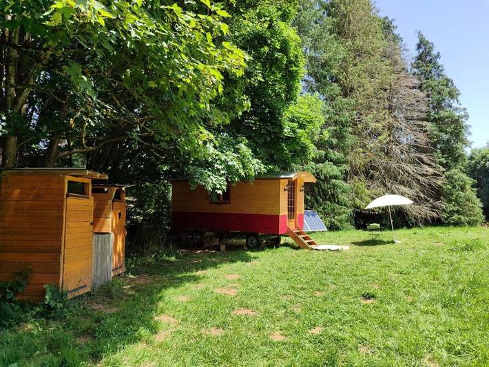 Location de vacances pour 2 personnes, avec vue et jardin à Orcines - 2