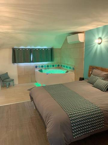 Gîte pour 8 personnes, avec vue et jardin à Saint-Loup-Géanges