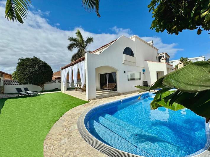 Chalet para 10 personas, con jardín además de piscina y vistas en Fuerteventura