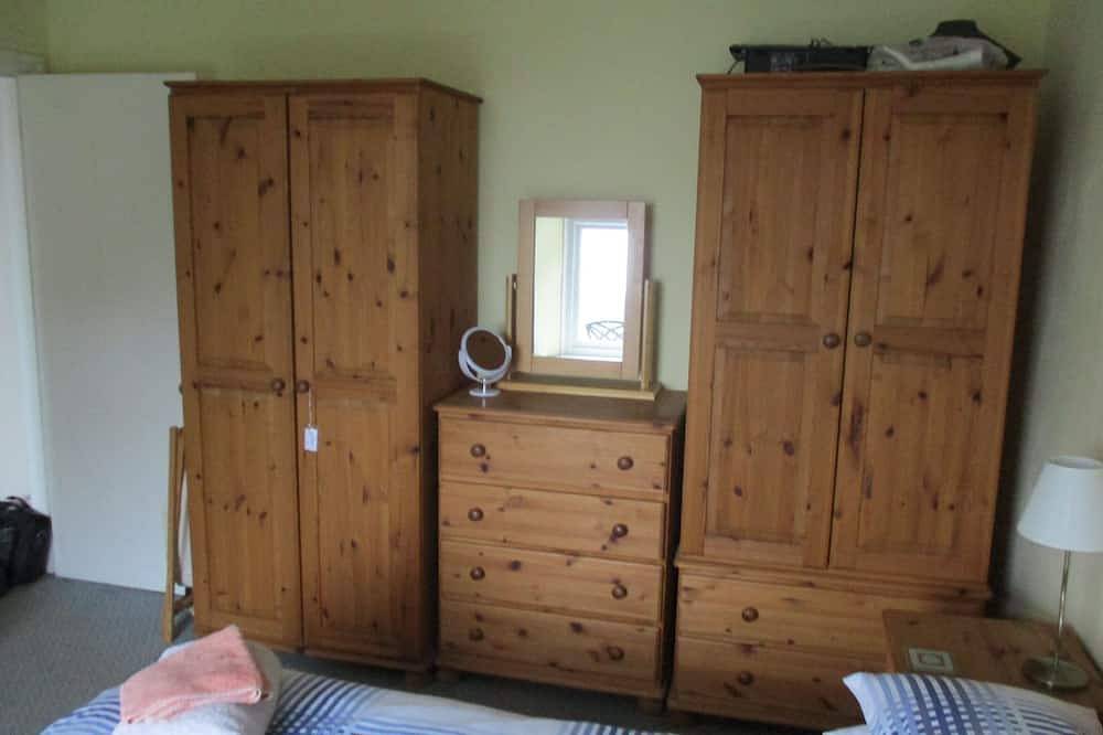 Entire apartment, Luxury apartment just yards from the beach sleeps 6 in South Huish, Hope Cove