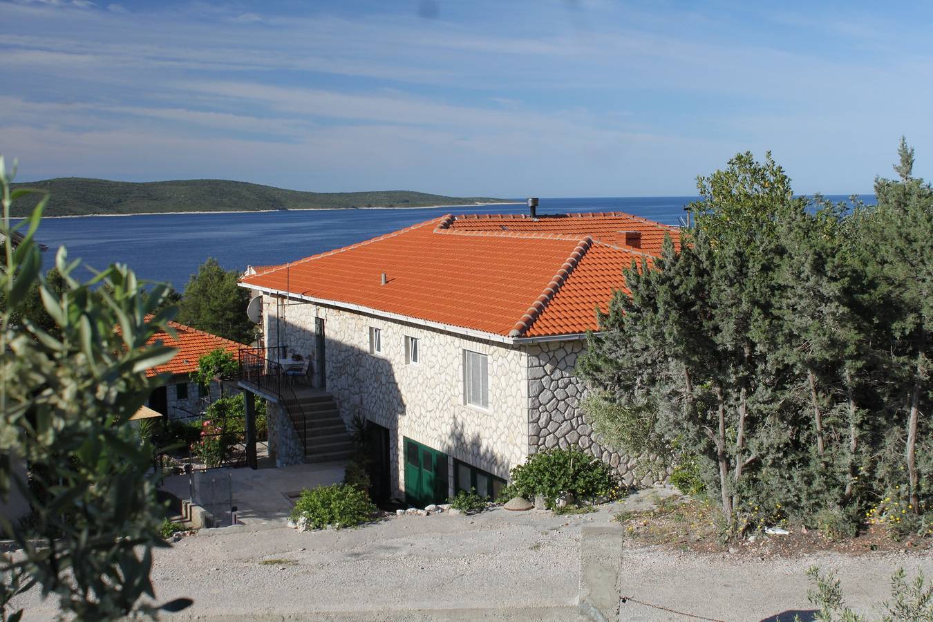 Ganze Wohnung, 2-Zimmer-Ferienwohnung mit Terrasse und Meerblick Zavala (Hvar) -a in Zavala, Hvar