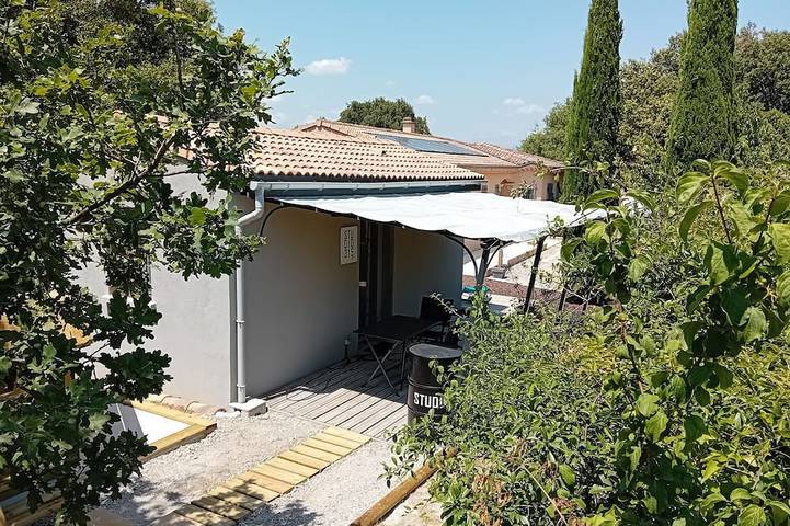 Chambre d’hôte pour 2 personnes, avec jardin en Ardèche