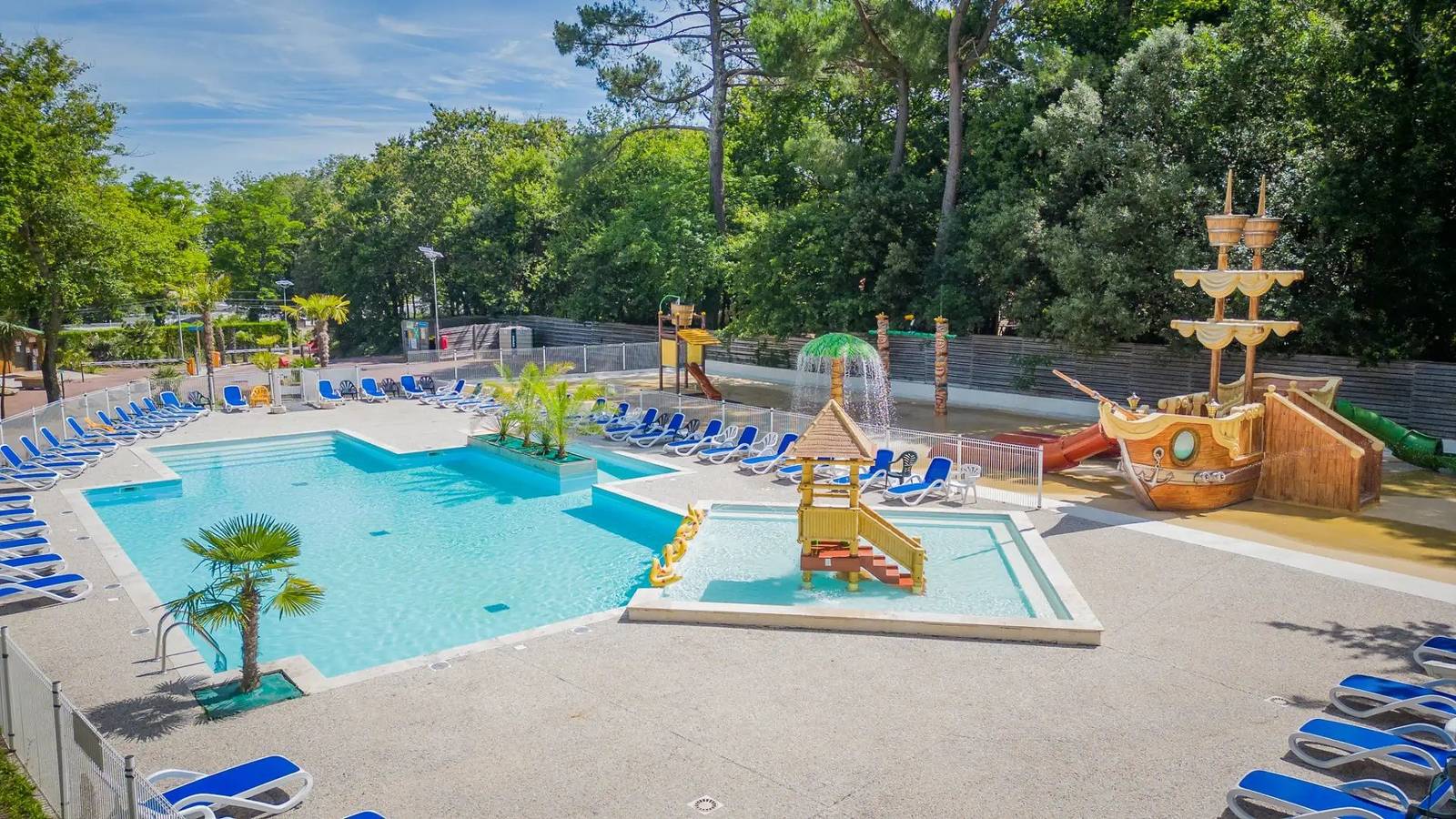 Zecamping 4* animé piscine couverte pet friendly mobil-home Tv 27m2 in Saint-Augustin, Côte de Beauté