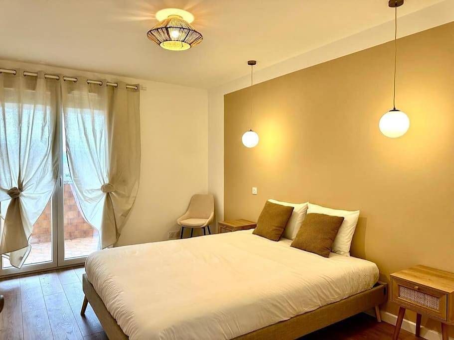 Appartement entier, Three-Bedroom Apartment in Divonne-les-Bains, Gex