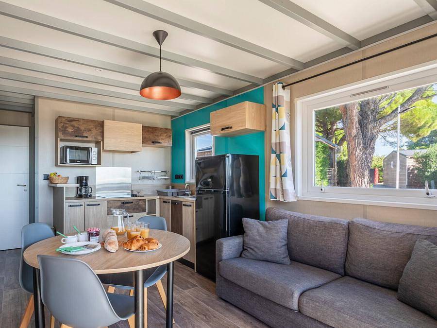 Camping Lou Souleï - Chalet 5 personen - Chalet | Comfort | 2 Zi. | 5 Pers. | Erhöhte Terrasse | Klimaanlage | Tv in Carry-le-Rouet, Istres und Umgebung