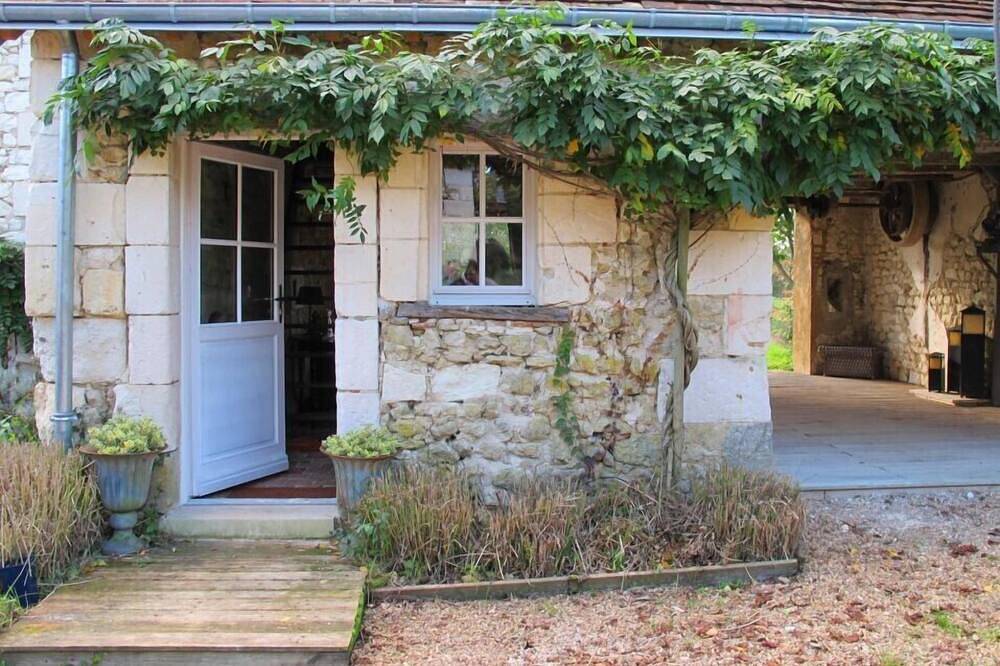 Gîte de charme, le gîte du moulin au coeur des châteaux de la loire in Varennes, Région de Loches