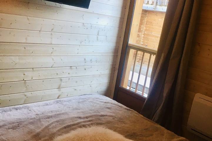 Chalet pour 8 personnes, avec balcon et piscine, animaux acceptés dans La Joue du Loup - 2