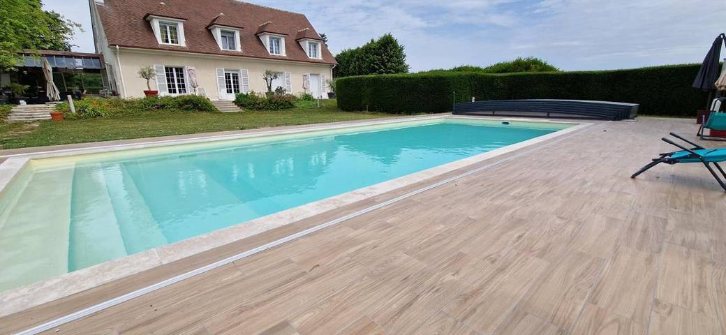 Gîte pour 2 personnes, avec vue ainsi que jardin et piscine dans Marcilly-sur-Seine