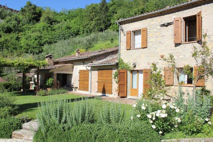 Location de vacances pour 4 personnes, avec Balcon et Terrasse ainsi que Jardin et Vue sur le lac à Chiusi - 2