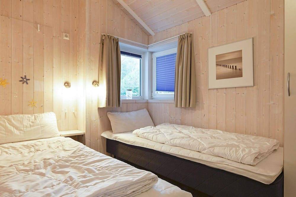 6 person holiday home in Groemitz in Lensterstrand, Grömitz