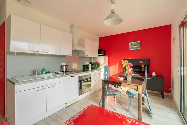 Apartamento entero, Apartamento 'Le Clos Du Champ De L'Amour - Meschers' con piscina privada, Wi-Fi y aire acondicionado in Saint-Simon-de-Bordes, Región de Jonzac