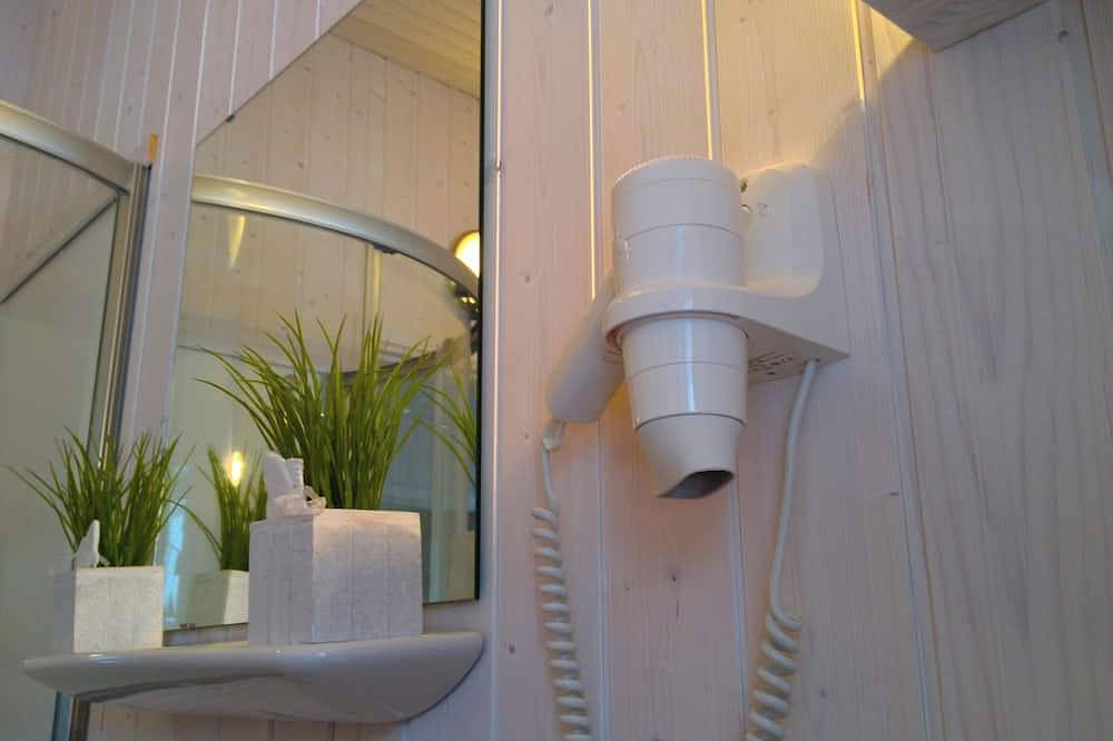 Gemütliches Ferienhaus am Hang mit Schleiblick | Wlan | Kaminofen | Sauna in Kosel, Rendsburg-Eckernförde