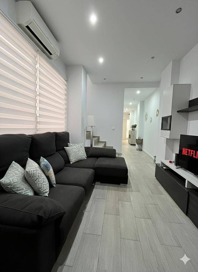 Location de vacances pour 6 personnes, avec balcon et vue à Manises