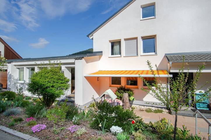 Ganze Wohnung, Ferienwohnung 'Sieber' mit Gemeinschaftspool, privater Terrasse und Wi-Fi in Schiltach, Kinzigtal