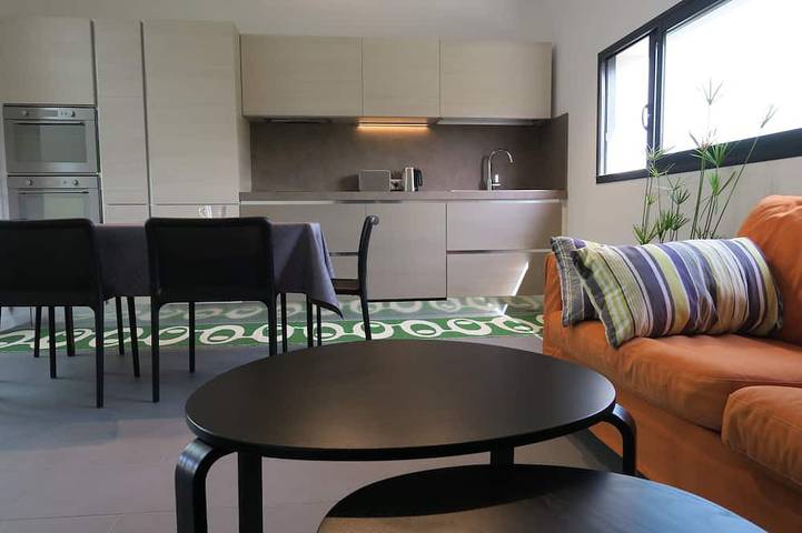 Ferienwohnung für 2 Personen, mit Whirlpool und Terrasse