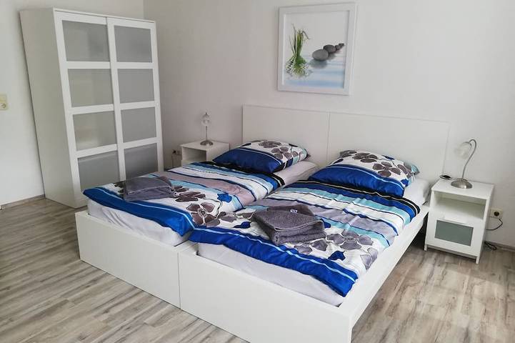 Double room-Private Bathroom-Classic-Street View in Mücheln (Geiseltal), Saale-Unstrut