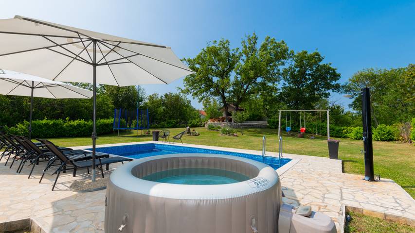 Villa Tea - Makarska by Villas Guide in Imotski, Makarska Riviera